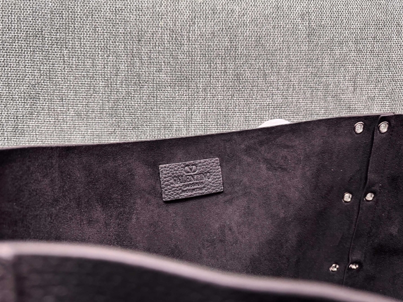 Va1e*ntin0 shopping bag